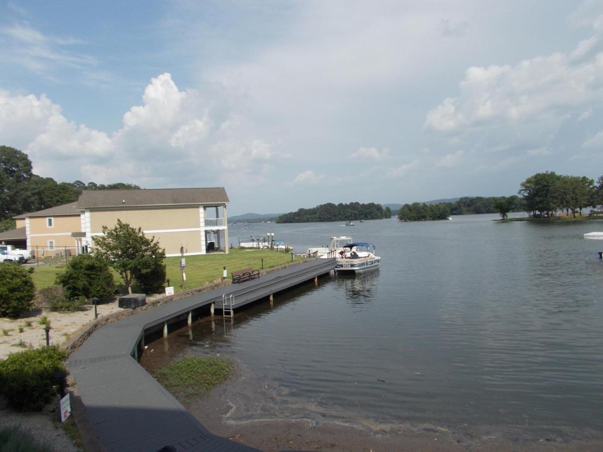 Baymont On The Lake By Wyndham Hot Springs Exterior photo