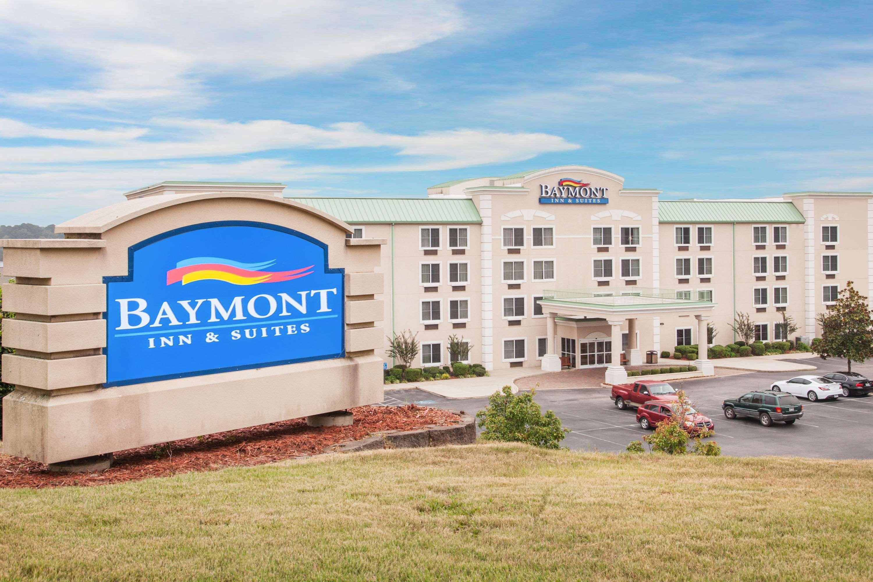 Baymont On The Lake By Wyndham Hot Springs Exterior photo