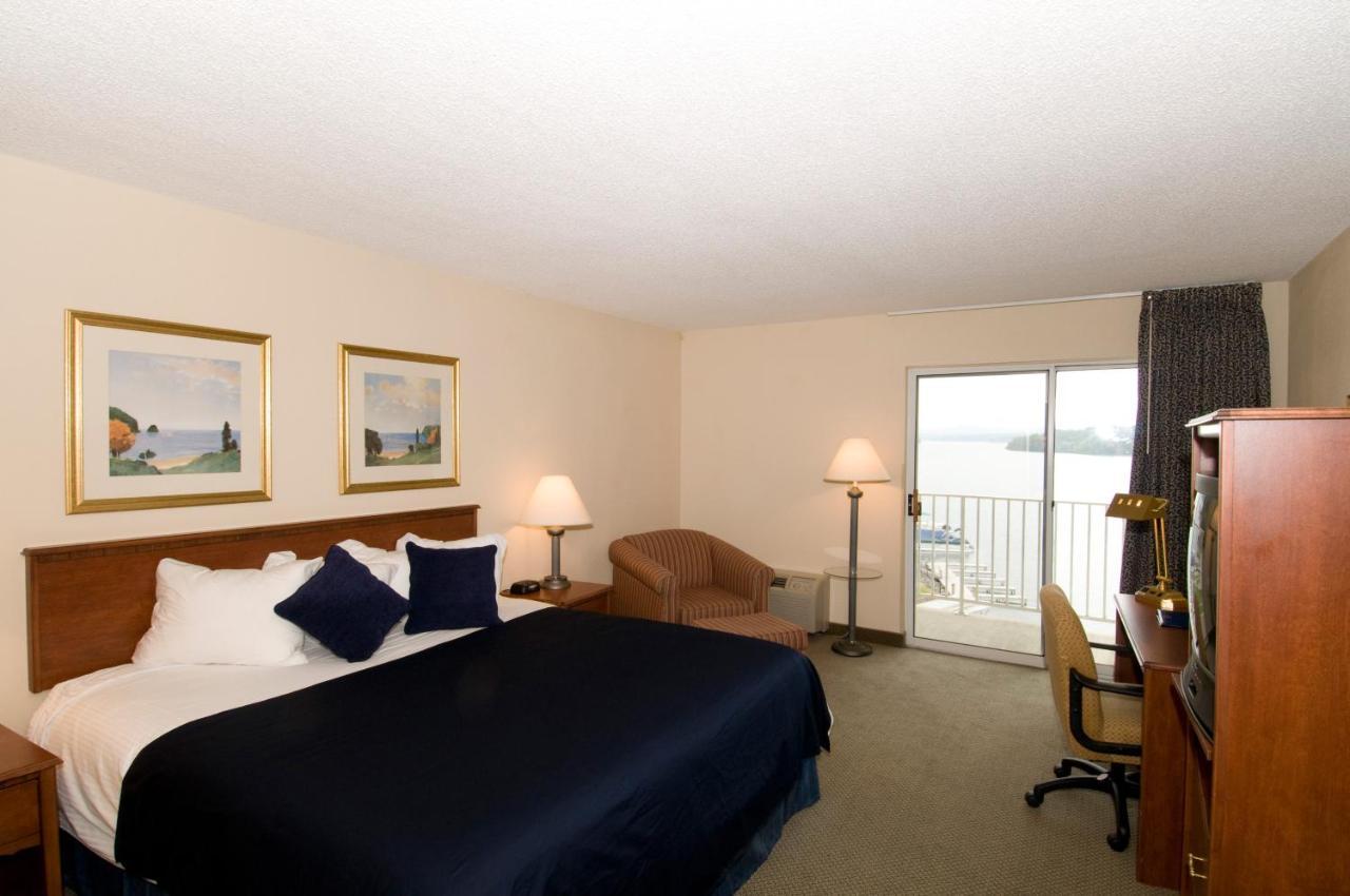 Baymont On The Lake By Wyndham Hot Springs Exterior photo
